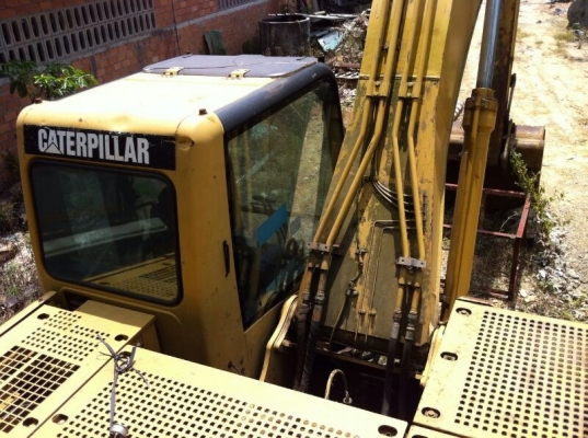 รถแบคโฮ CAT  320C    ( รถทำงาน 9,xxx ซม. )  สนใจติดต่อ 081 - 6079515