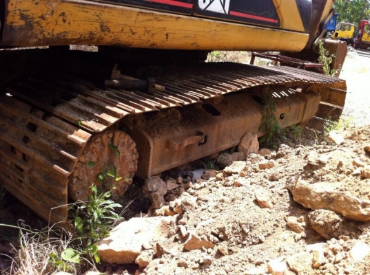 รถแบคโฮ CAT  320C    ( รถทำงาน 9,xxx ซม. )  สนใจติดต่อ 081 - 6079515