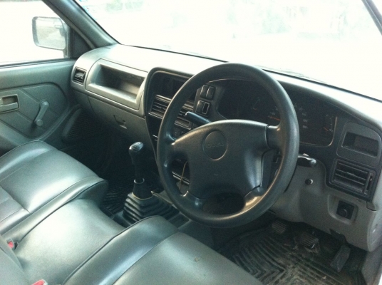 ขาย ISUZU  หัวเดียว ตู้เเห้ง ปี99 เครื่องเดิม 2500 เครื่องดี คัสซีสวย ภายในเรียบร้อย แอร์เย็น เอกสารครบ ** 129.000 **