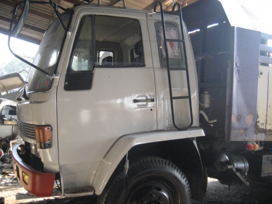 ดั้มท์  เครื่อง oz 195 แรง  2 เพลา 800000 บาท