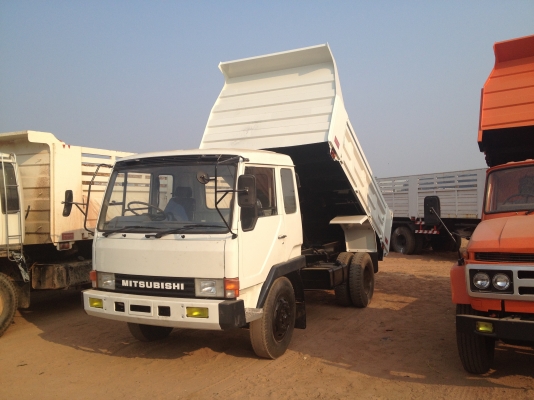 ไม่แพงแน่นอน ครับ mitsubishi  6 ล้อยาง900 เครื่อง 185 แรง กระบะยาว 3.80 เมตร ทำใหม่ทั้งคัน คุ้มครับ