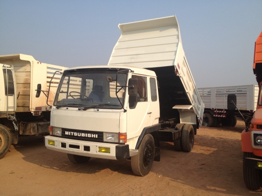 ไม่แพงแน่นอน ครับ mitsubishi  6 ล้อยาง900 เครื่อง 185 แรง กระบะยาว 3.80 เมตร ทำใหม่ทั้งคัน คุ้มครับ