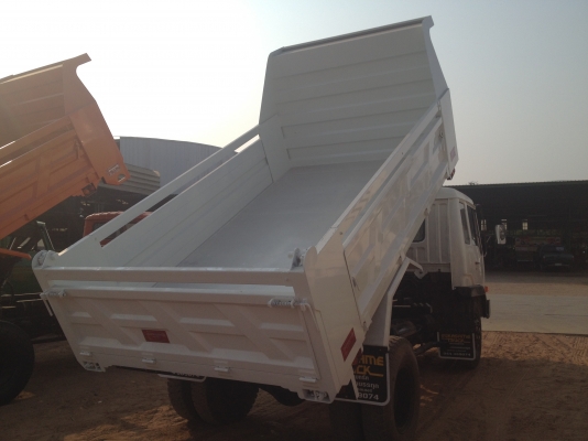 ไม่แพงแน่นอน ครับ mitsubishi  6 ล้อยาง900 เครื่อง 185 แรง กระบะยาว 3.80 เมตร ทำใหม่ทั้งคัน คุ้มครับ