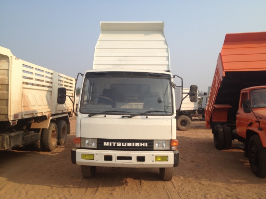 ไม่แพงแน่นอน ครับ mitsubishi  6 ล้อยาง900 เครื่อง 185 แรง กระบะยาว 3.80 เมตร ทำใหม่ทั้งคัน คุ้มครับ