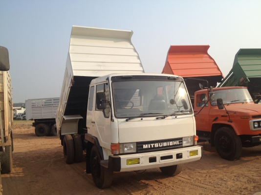 ไม่แพงแน่นอน ครับ mitsubishi  6 ล้อยาง900 เครื่อง 185 แรง กระบะยาว 3.80 เมตร ทำใหม่ทั้งคัน คุ้มครับ