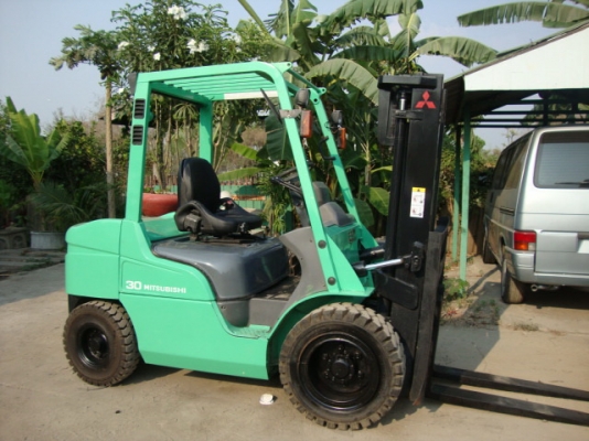 +++ ขายโฟล์คลิฟท์  MITSUBISHI  FD30 (รุ่นใหม่ล่าสุด)  เครื่องยนต์ดีเซล  เกียร์ออโตเมติค  งา 1,070  มม.  เสา 3 เมตร  ยางตัน 4 ล้อ   *** รถสภาพดี พร้อมใช้  รุ่นใหม่ล่าสุด  ราคาพิเศษ  รายละเอียดคุยได้ครับ ***