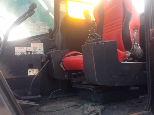 ขายรถแมคโคร KATO V2 สภาพพร้อมใช้ สนใจติดต่อ บอย 085-156-2314