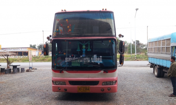 ขายรถทัวร์ พัดลมยาว 12 ม สภาพพร้อมวิ่ง ยางใหม่ เครื่องดี นิสสันท่อออม เครื่องกลาง เบรคแห้ง  ภายในสวย ราคา500000 สนใจโทรต่อรองราคาได้ครับ โทร 0883450391-0898495511