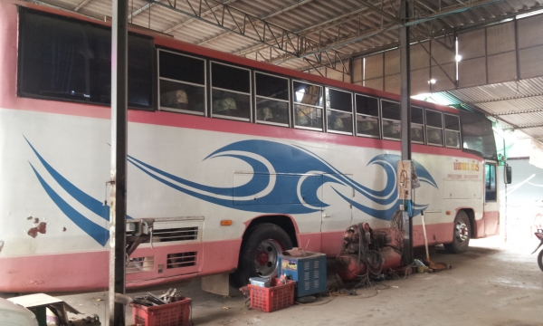 ขายรถทัวร์ พัดลมยาว 12 ม สภาพพร้อมวิ่ง ยางใหม่ เครื่องดี นิสสันท่อออม เครื่องกลาง เบรคแห้ง  ภายในสวย ราคา500000 สนใจโทรต่อรองราคาได้ครับ โทร 0883450391-0898495511