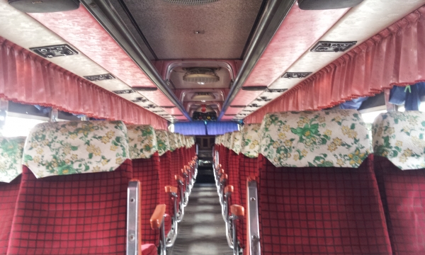 ขายรถทัวร์ พัดลมยาว 12 ม สภาพพร้อมวิ่ง ยางใหม่ เครื่องดี นิสสันท่อออม เครื่องกลาง เบรคแห้ง  ภายในสวย ราคา500000 สนใจโทรต่อรองราคาได้ครับ โทร 0883450391-0898495511