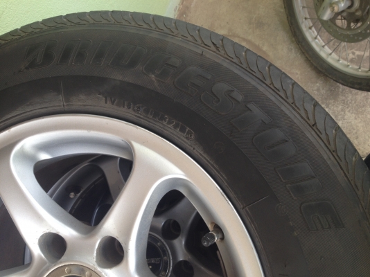 ขายแม็กพร้อมยาง 215/70/15 ขอบ 15 6 รู ใส่กระบะ