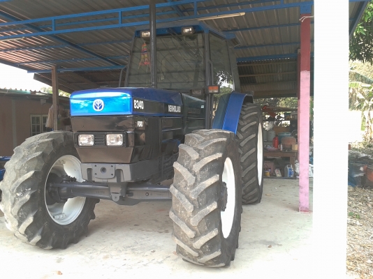 ขายรถไถฟอร์ด  FORD  NEWHOLLAND  8340  4WD