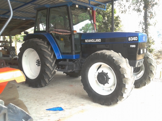 ขายรถไถฟอร์ด  FORD  NEWHOLLAND  8340  4WD