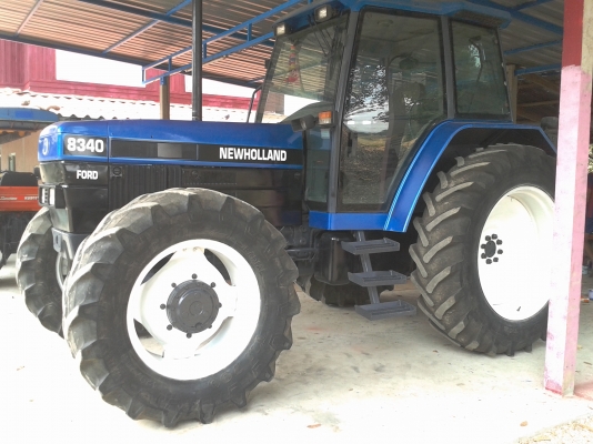 ขายรถไถฟอร์ด  FORD  NEWHOLLAND  8340  4WD