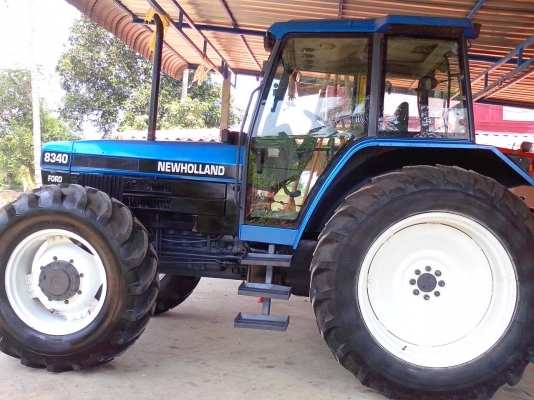 ขายรถไถฟอร์ด  FORD  NEWHOLLAND  8340  4WD
