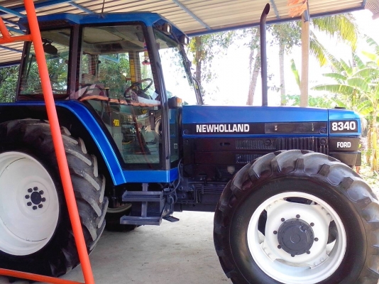 ขายรถไถฟอร์ด  FORD  NEWHOLLAND  8340  4WD