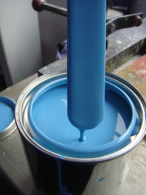 สีฟ้าอครีลิคแห้งเร็วพ่นรถยนต์(สีโล๊ะสต๊อก)1ลิตร 100บาท ต่างจังหวัดส่งขนส่งครับ