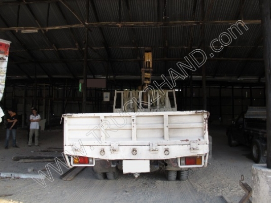 รถบรรทุก 6 ล้อติดเครน ยี่ห้อ HINO 121 แรงม้า