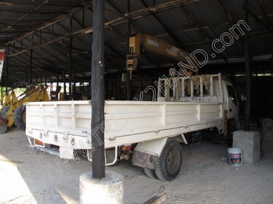 รถบรรทุก 6 ล้อติดเครน ยี่ห้อ HINO 121 แรงม้า