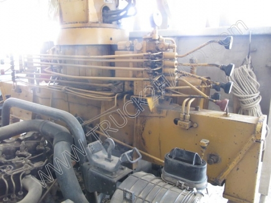 รถบรรทุก 6 ล้อติดเครน ยี่ห้อ HINO 121 แรงม้า