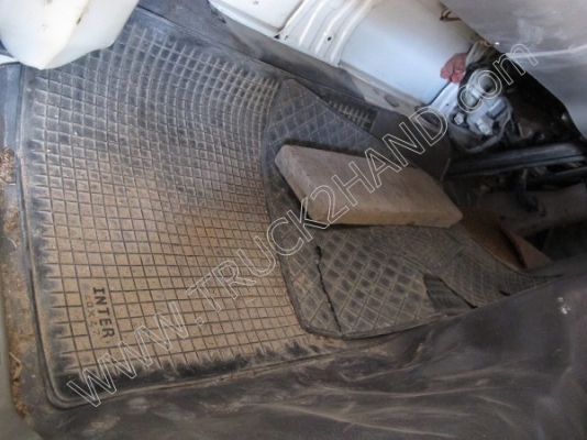 รถบรรทุก 6 ล้อติดเครน ยี่ห้อ HINO 121 แรงม้า