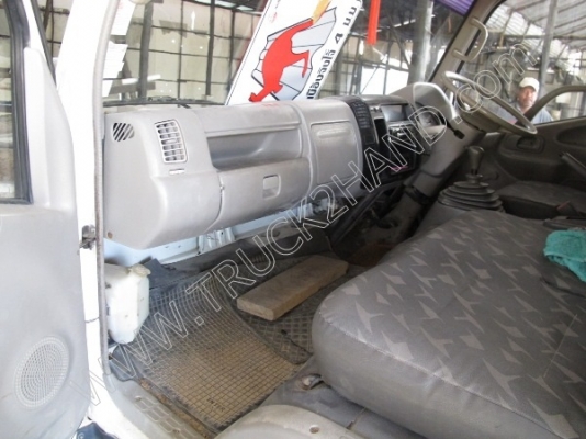 รถบรรทุก 6 ล้อติดเครน ยี่ห้อ HINO 121 แรงม้า