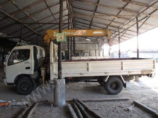 รถบรรทุก 6 ล้อติดเครน ยี่ห้อ HINO 121 แรงม้า