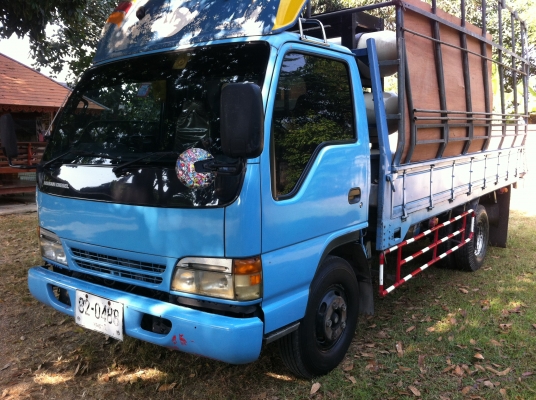 ขาย 6 ล้อ NPR 57L   ยาว. 4.30 ม.สภาพสวย ราคา 320,000