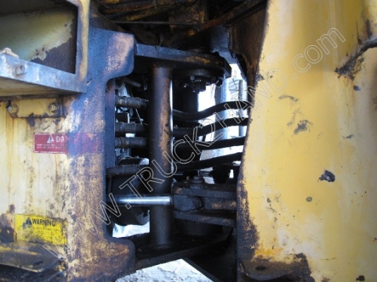 รถตักล้อยาง  ยี่ห้อ KOBELCO  LK300A