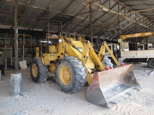 รถตักล้อยาง  ยี่ห้อ KOBELCO  LK300A