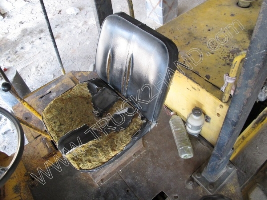 รถตักล้อยาง  ยี่ห้อ KOBELCO  LK300A