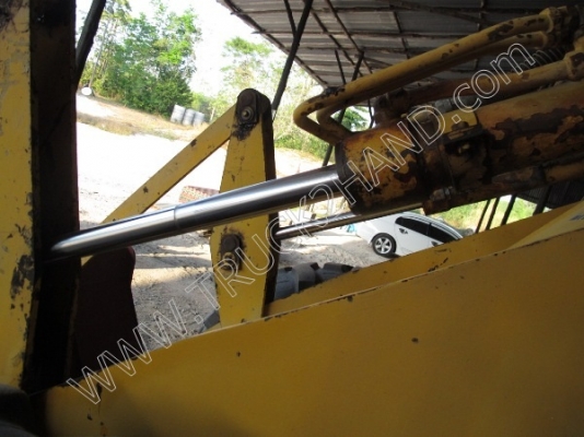 รถตักล้อยาง  ยี่ห้อ KOBELCO  LK300A