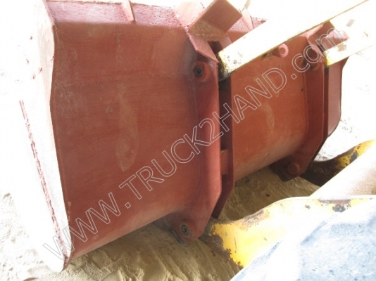 รถตักล้อยาง  ยี่ห้อ KOBELCO  LK300A