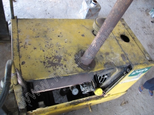 รถตักล้อยาง  ยี่ห้อ KOBELCO  LK300A