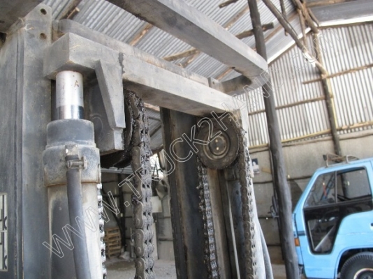 รถฟอร์คลิฟต์ ยี่ห้อ TCM  ยกได้ 3 ตัน