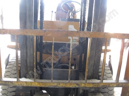 รถฟอร์คลิฟต์ ยี่ห้อ TCM  ยกได้ 3 ตัน