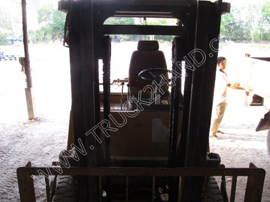 รถฟอร์คลิฟต์ ยี่ห้อ TCM  ยกได้ 3 ตัน