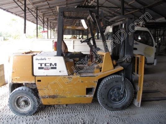 รถฟอร์คลิฟต์ ยี่ห้อ TCM  ยกได้ 3 ตัน