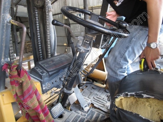 รถฟอร์คลิฟต์ ยี่ห้อ TCM  ยกได้ 3 ตัน