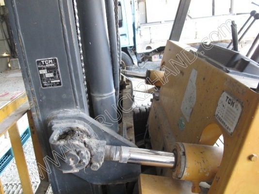 รถฟอร์คลิฟต์ ยี่ห้อ TCM  ยกได้ 3 ตัน