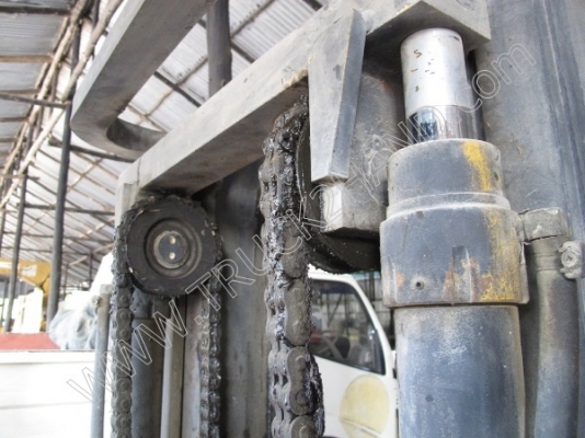 รถฟอร์คลิฟต์ ยี่ห้อ TCM  ยกได้ 3 ตัน