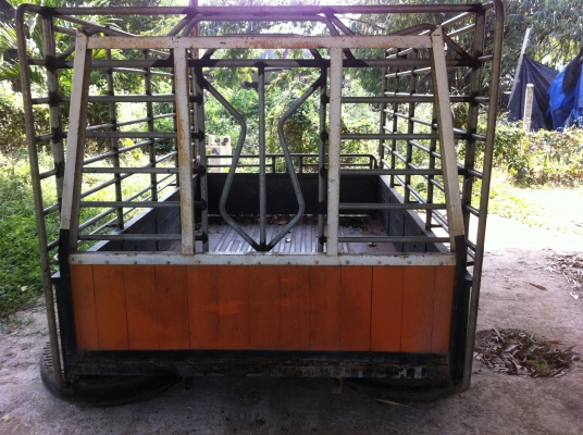 ขาย กระบะคาโก้ 4 ล้อ ยาว 3 ม. กว้าง 1.70 ม.สูง 1.50 ม.พร้อมคอกเหล็ก สวยๆ ถูกๆ ราคา 11,000
