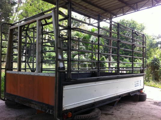 ขาย กระบะคาโก้ 4 ล้อ ยาว 3 ม. กว้าง 1.70 ม.สูง 1.50 ม.พร้อมคอกเหล็ก สวยๆ ถูกๆ ราคา 11,000