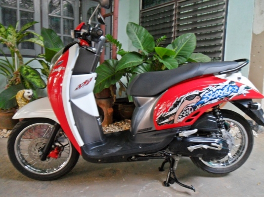 Honda scoopy I สีแดงดำปี 55 วิ่งน้อยเครื่องดีสีสดด