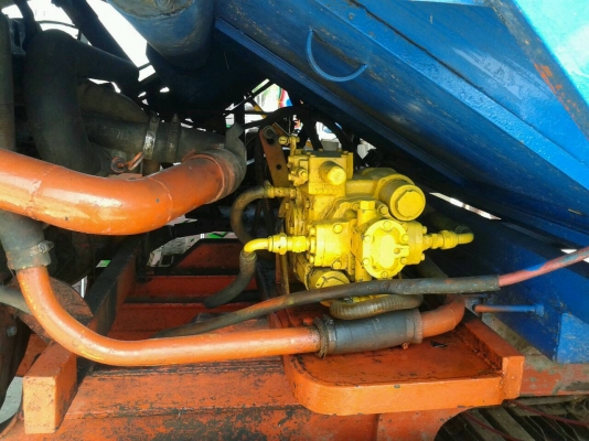 ขายรถเกี่ยวชาญเจริญอุ้ม 2.2 ตัวเดิน10 ปั้มไดกิ้นคู่ เครื่องISUZU 270แรง ขายรถเกี่ยวชาญเจริญอุ้ม 2.2 ตัวเดิน10 ปั้มไดกิ้นคู่ เครื่องISUZU 270แรง