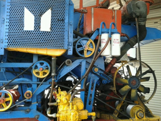 ขายรถเกี่ยวชาญเจริญอุ้ม 2.2 ตัวเดิน10 ปั้มไดกิ้นคู่ เครื่องISUZU 270แรง ขายรถเกี่ยวชาญเจริญอุ้ม 2.2 ตัวเดิน10 ปั้มไดกิ้นคู่ เครื่องISUZU 270แรง