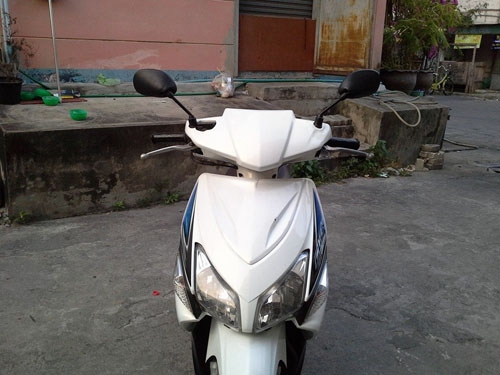 Click ปี 50 สีขาว ฟ้า รถบ้านเดิมๆ เครื่องดีมาก แน่นๆ ไม่หอน ไม่ดัง เอกสารครบ