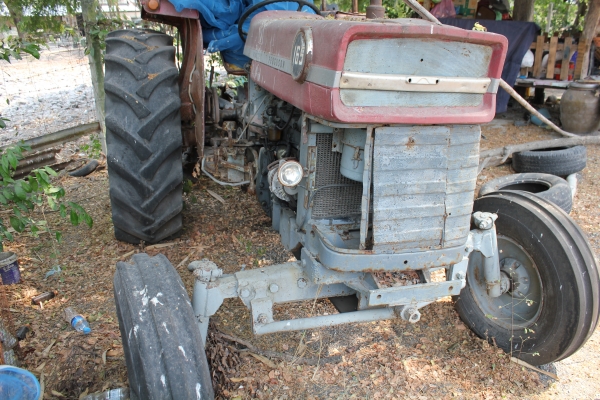 รถไถ แมสซี่ 165