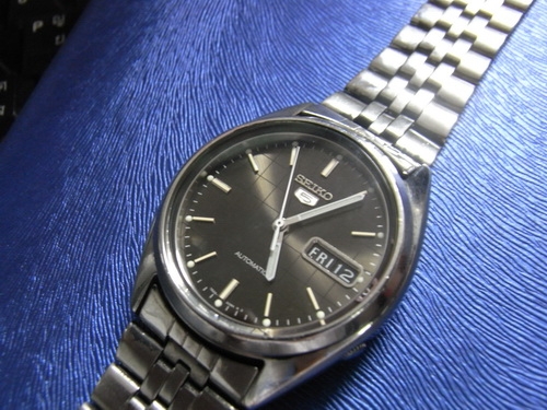 25ก.พ.((น้าเล็ก)) นำเสนอนาฬิกาข้อมือ 25ก.พ.((น้าเล็ก)) นำเสนอนาฬิกาข้อมือ