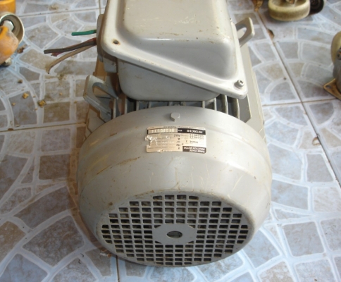 ขายมอเตอร์ hitachi 3hp ไฟ 3 สาย 220v,380v 1430 รอบ